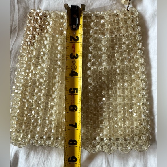Vintage clear bead purse with lucite handle - Picture 9 of 11